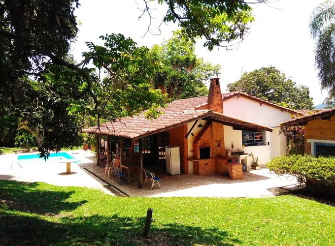 Sitio tranquilo em Aracoiaba da Serra SP Casa de campo inteira hospedado por Fred
