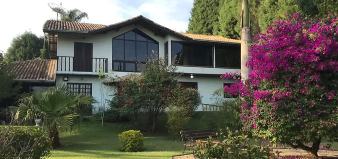 10 casas lindas para se hospedar e se isolar em meio a natureza na região de Sorocaba casa de campo ibiuna