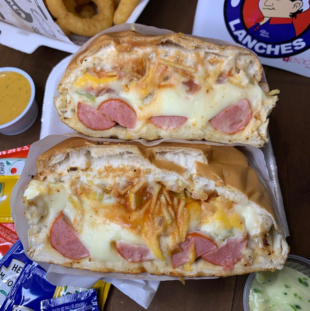 Peça Hot Dog Prensado em Cissa Lanches, sem telefone ocupado