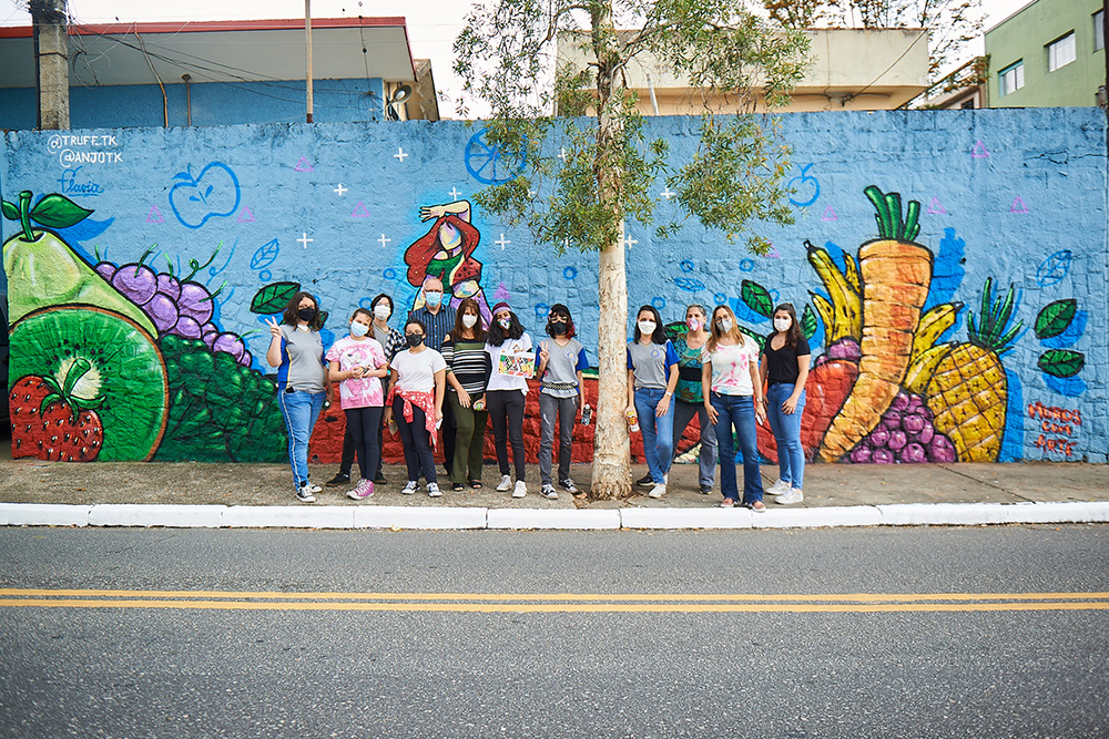 Sorocaba abre exposição "Muros com Arte" com obras grafitadas por alunos de escolas públicas da cidade SCS EE MariaConceicaoMouraBranco comalunos 1