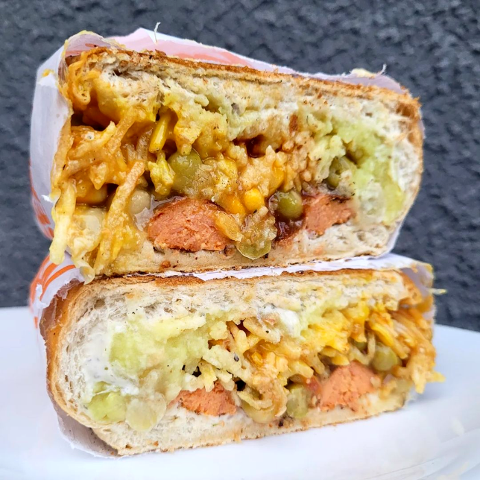 Com ou sem purê? Saiba onde comer um dogão caprichado em Sorocaba vegan heart foto