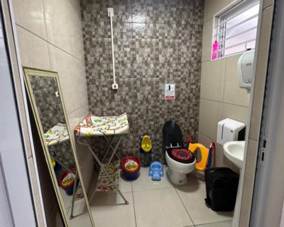 Bom pra ir com bebê: Lugares com fraldário ou trocador em Sorocaba trocador cervejaria nobre foto por viviane renata baceto