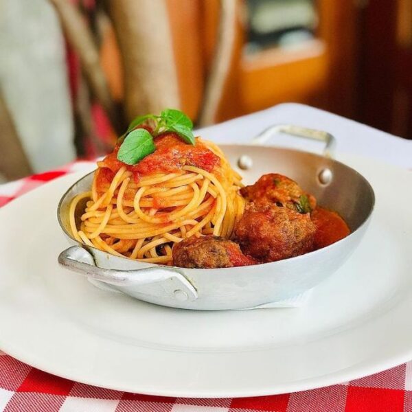 Onde almoçar no domingo de páscoa na região de Sorocaba villa vinsanto 2