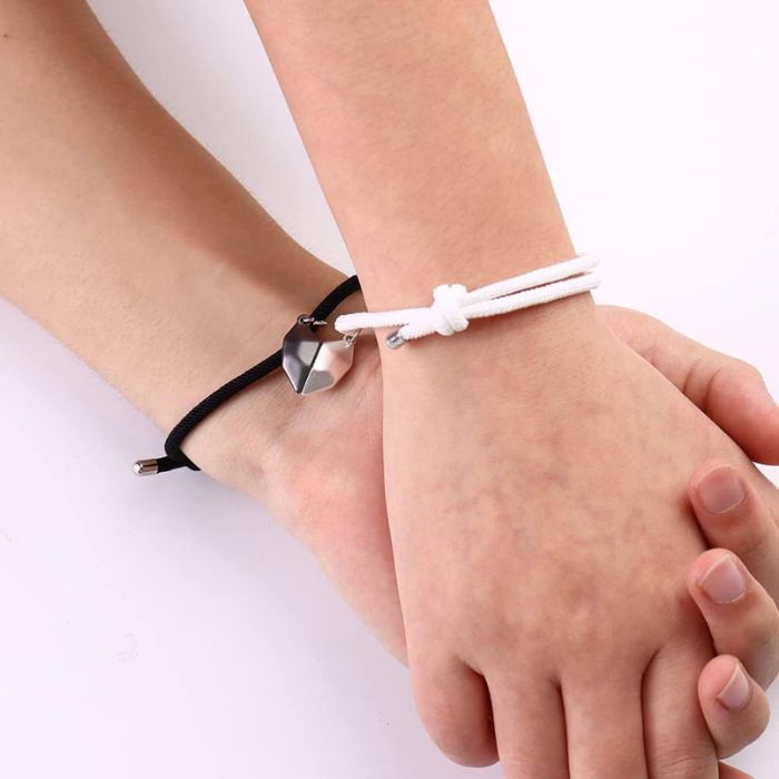 Dia Internacional da Amizade: Veja dicas de presentes para o seu amigo pulseiras magneticas