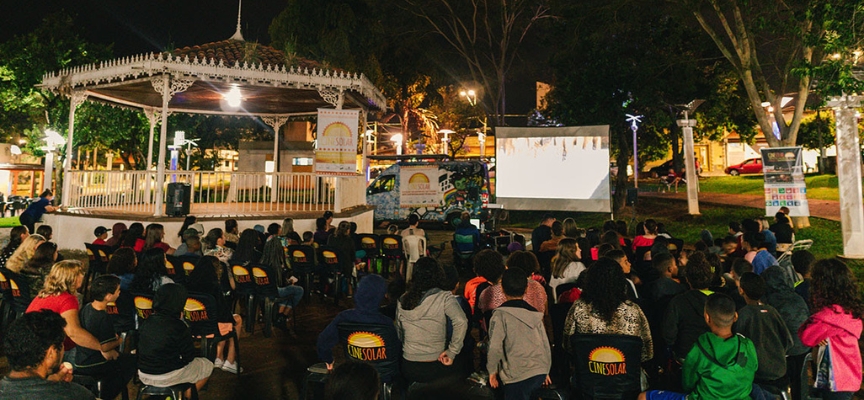 Furgão do CineSolar tem sessões de cinema movido a energia solar em Sorocaba  | Collorau