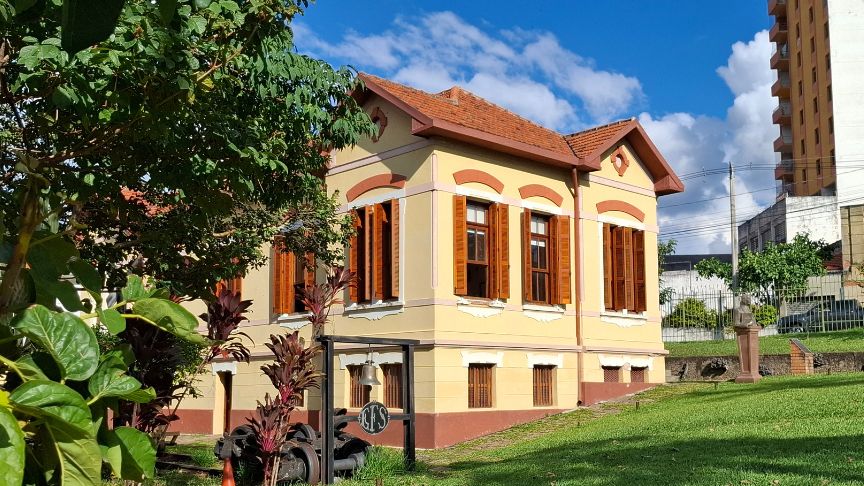 Prefeitura de Sorocaba inaugura o City Tour 2025 Chalé Francês