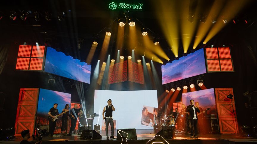 Sicredi Agroempresarial celebra 40 anos com show de Zezé Di Camargo e Luciano em festa para associados sicredi agroempresarial 40 anos