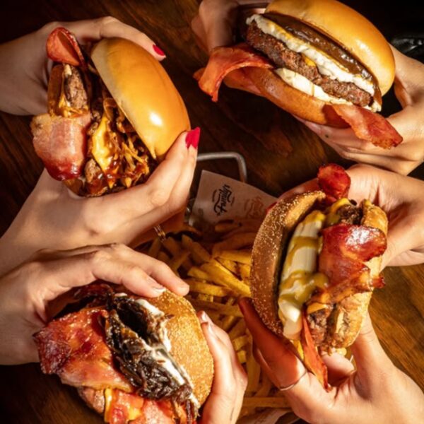 The Familys Burger & Pizza 3